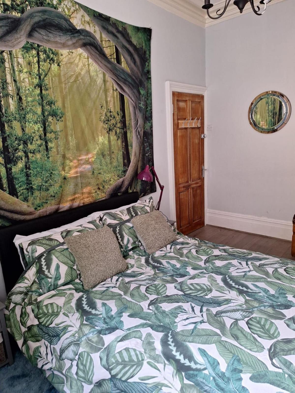 Todmorden Bed & Breakfast - The Toothless Mog Walsden Екстер'єр фото