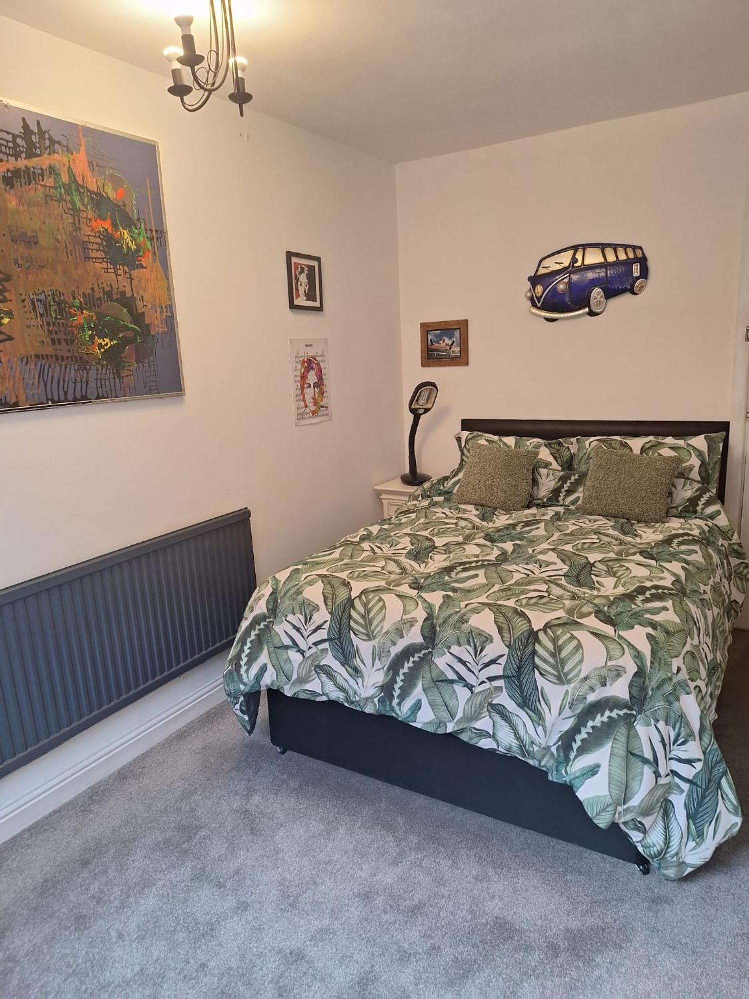 Todmorden Bed & Breakfast - The Toothless Mog Walsden Екстер'єр фото